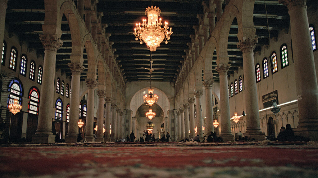 Umayyad,_Mosque,_Damascus,_Kareem,_tours,_Syria