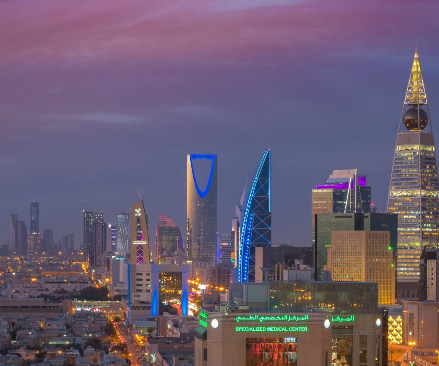 Bezoek-Riyadah-En-AlUla-Saudi-Arabia-plans-skyscraper-Riyadh-pakket-6-dagen-5-nakareem-tours