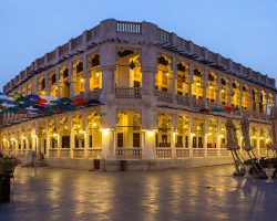 Qatar-toerisme-Souq-Waqif-een-Arabische-markt-of-bazaar)-in-Doha-Qatar.